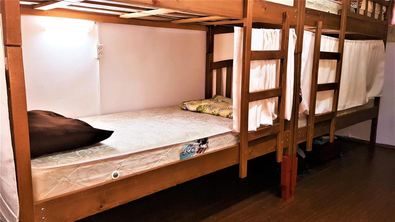 Backpackers Hostel Тбилиси Экстерьер фото
